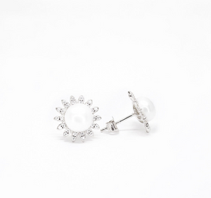 Sterling Silver Pearl Earrings: Elegant Gifts for Special Occasions