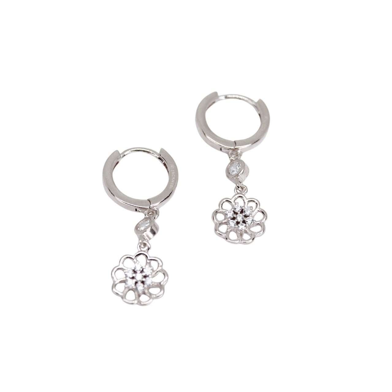 Trébol Earrings – A Gift of Luck & Elegance