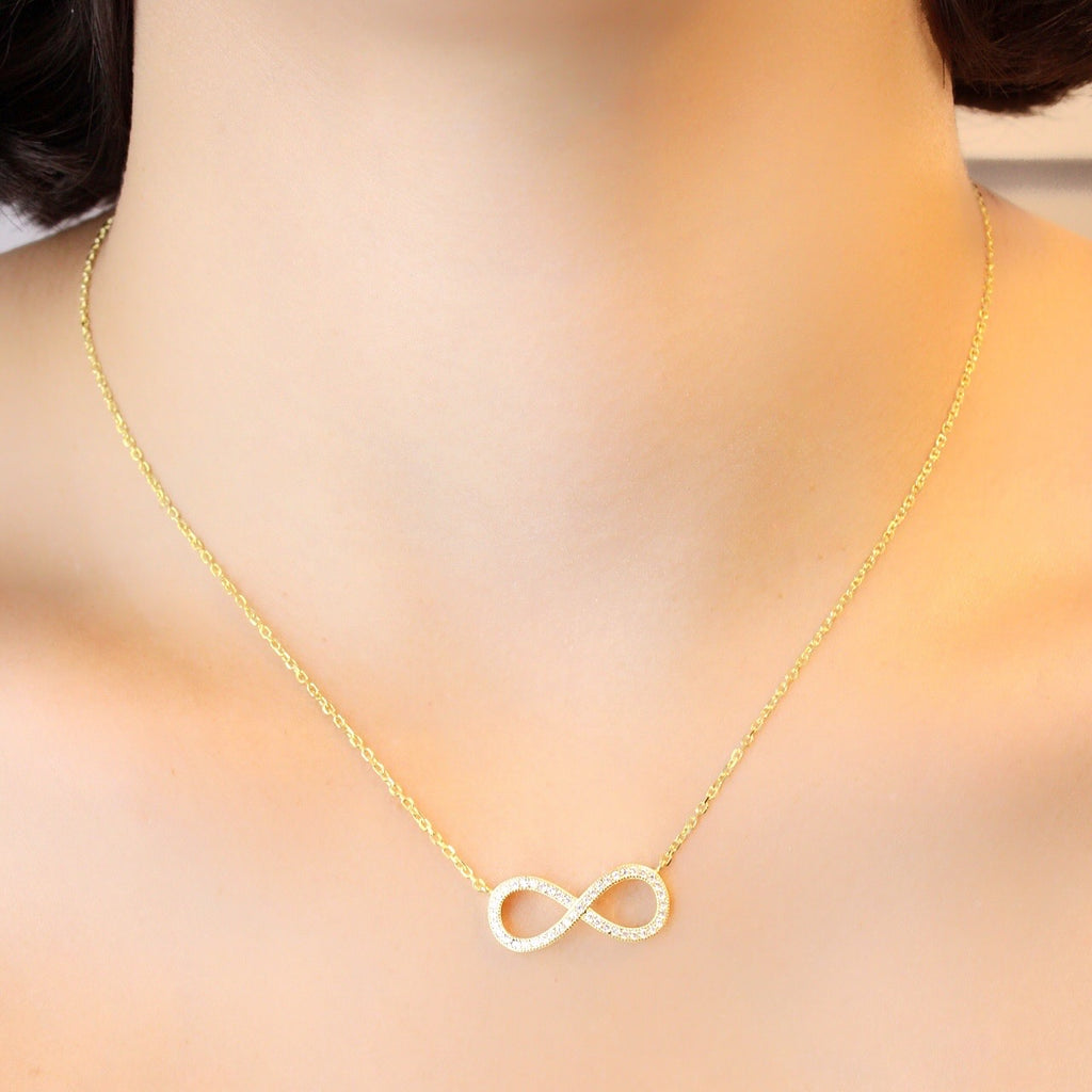 Infinite Elegance Chain and Pendant