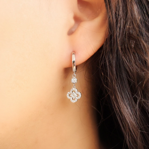 Trébol Earrings – A Gift of Luck & Elegance