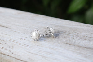 Sterling Silver Pearl Earrings: Elegant Gifts for Special Occasions