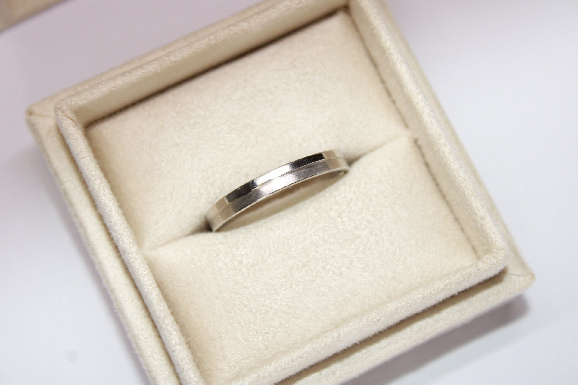 Elegant White Gold Wedding Bands – Half Satin, Half Smooth Finish