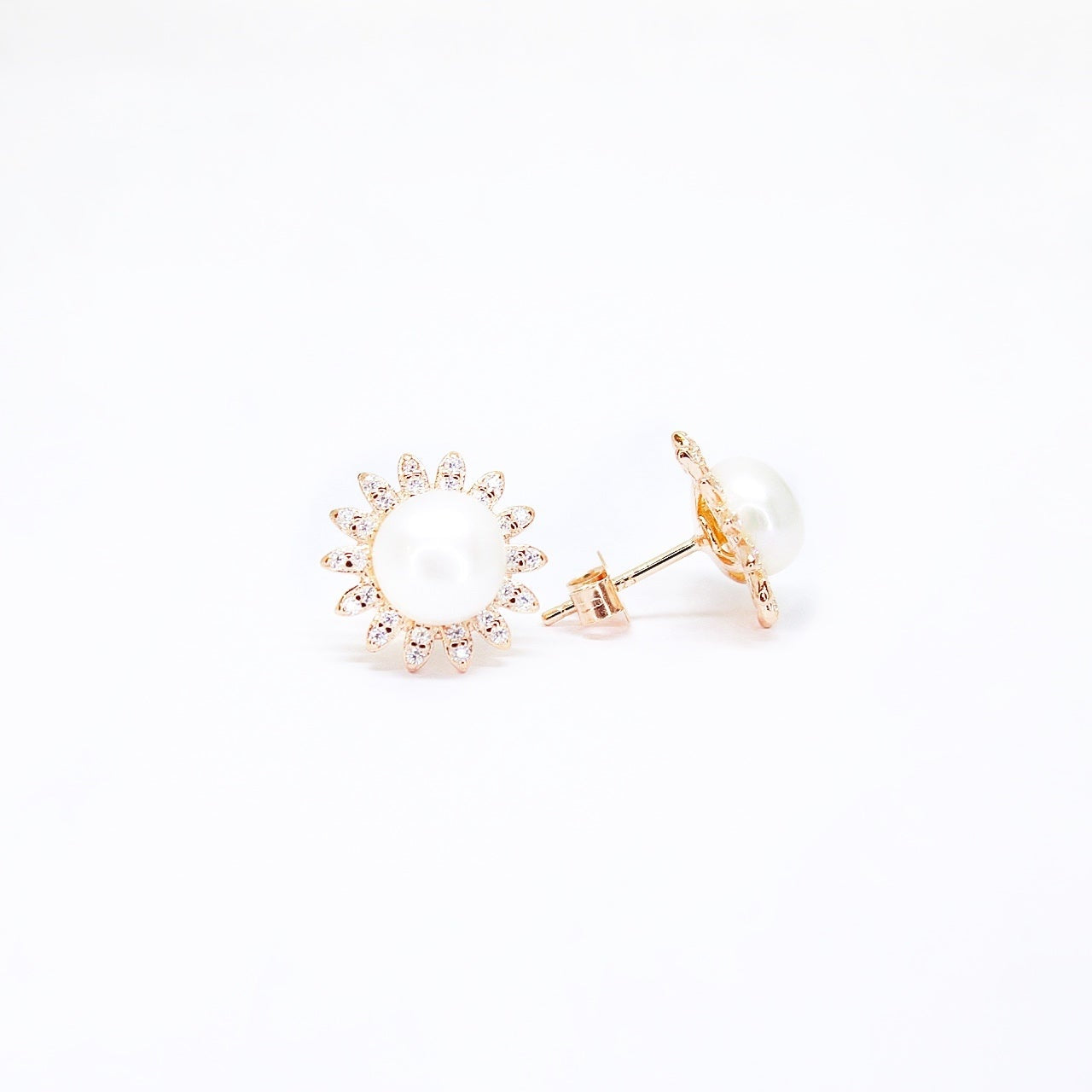 Sterling Silver Pearl Earrings: Elegant Gifts for Special Occasions