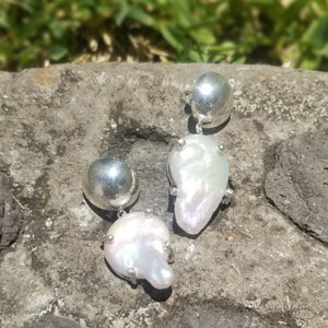 Aretes de plata .925 lisos con perla barroca natural