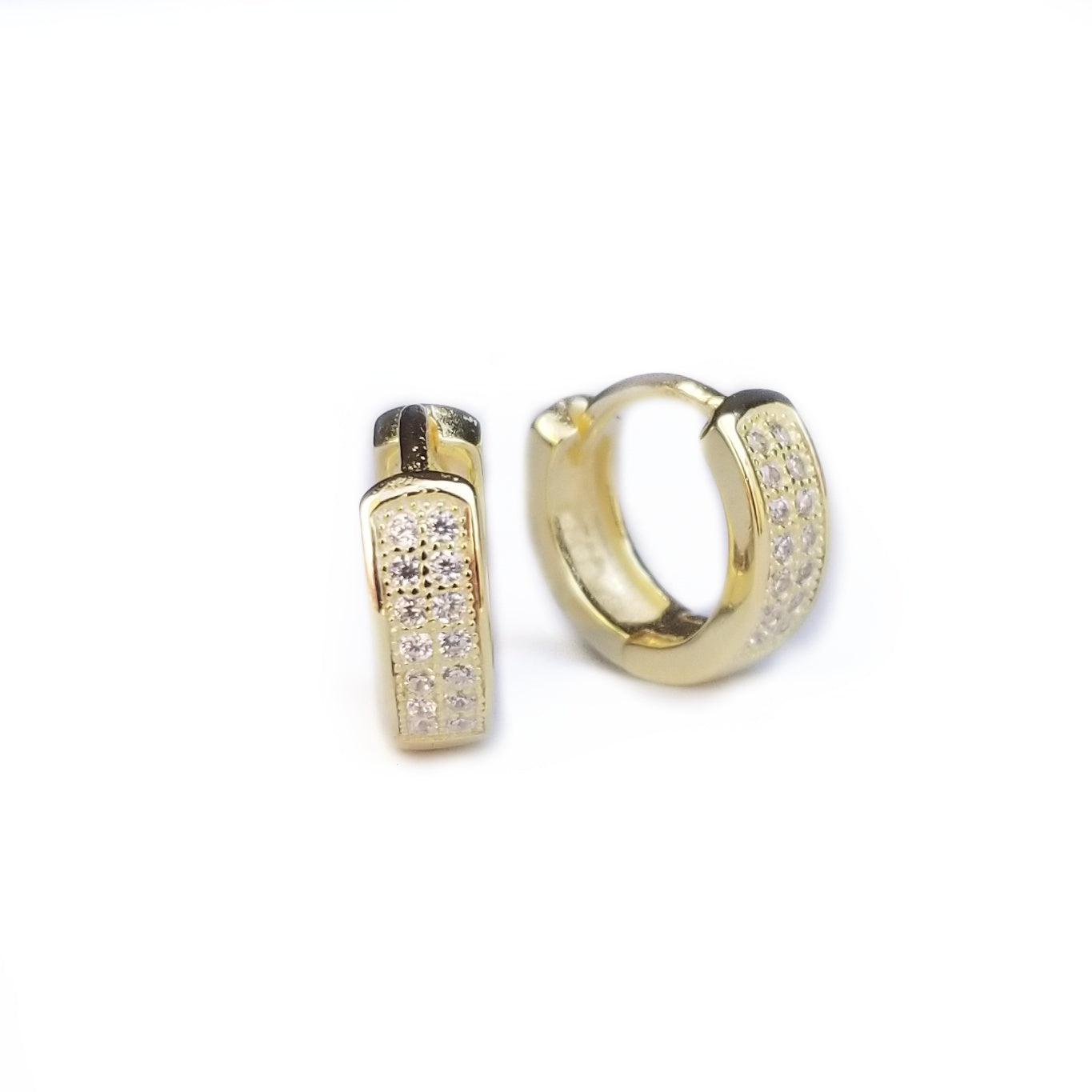 Huggy style earring sterling silver gold plated