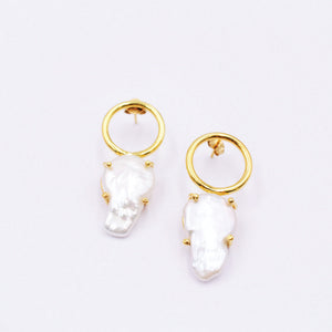 Statement earrings in silver .925 with 18k gold flashing and baroque pearl. 