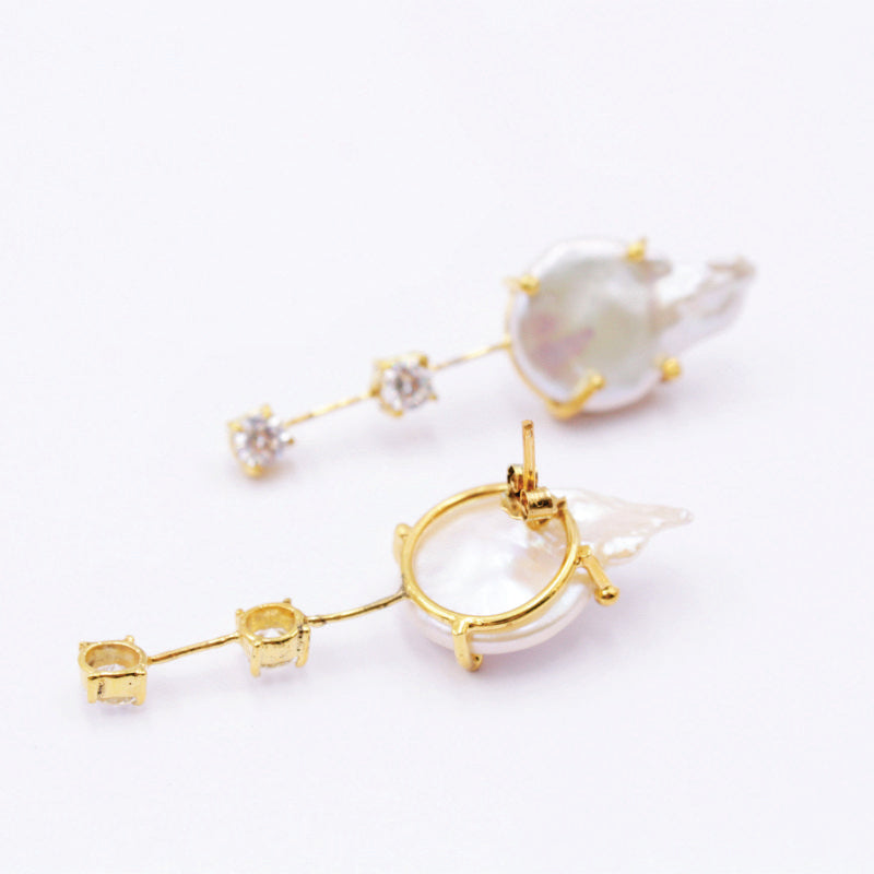 Back of double CZ and baroque pearl fashion earring 