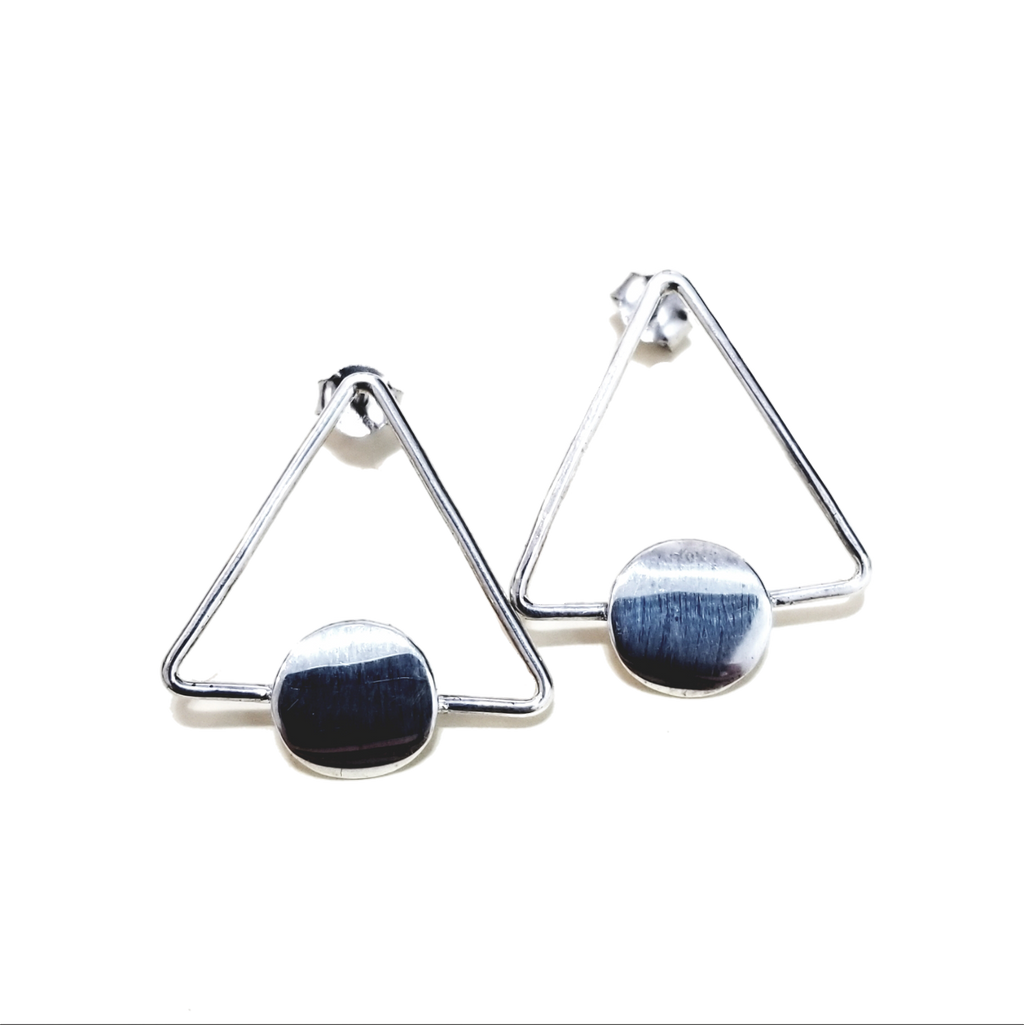 Triangular gemotric earrings in silver